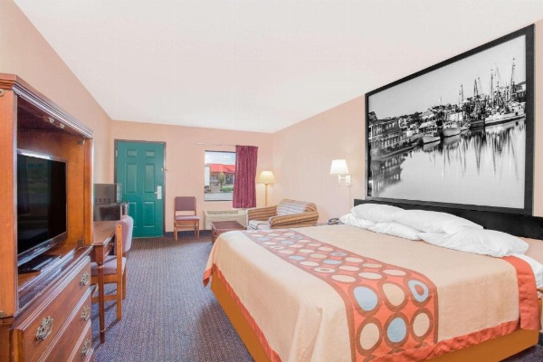 Super 8 by Wyndham Columbia image 14