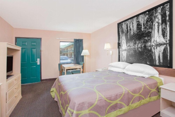 Super 8 by Wyndham Columbia image 20