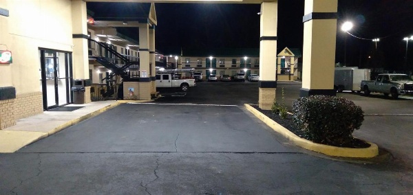 Super 8 by Wyndham Columbia image 6