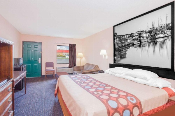 Super 8 by Wyndham Columbia image 9